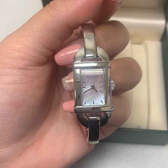 💥SALE💥Authentic Gucci Watch Mother Pearl 6800L🌸 - Picture 10 of 17